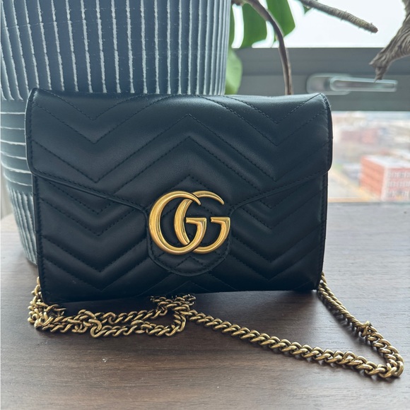 Gucci Marmont Crossbody - Picture 2 of 8
